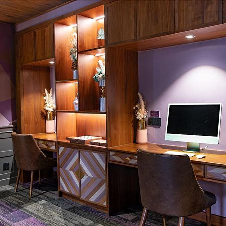 胡志明市 Fusion Original Saigon Centre酒店 外观 照片 A home office
