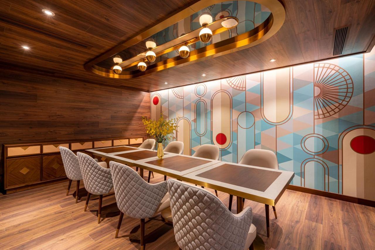 胡志明市 Fusion Original Saigon Centre酒店 外观 照片 The interior of the lounge